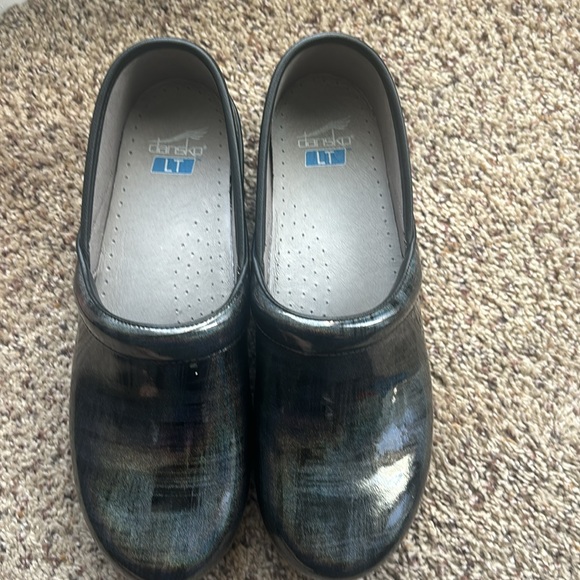 DANSKO WOMEN'S LT PROFESSIONAL METALLIC 
CLOG SIZE 41 = 10.5-11 - Picture 5 of 9
